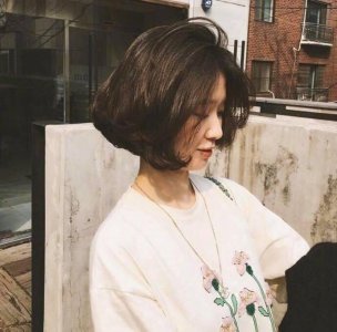 ​什么脸型都合适的6款慵懒式微卷短发, 做个短发俏皮小女人!
