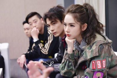 ​好男人人设崩塌？刘品言公然叫板李承铉，谢娜阻止：他太太在现场