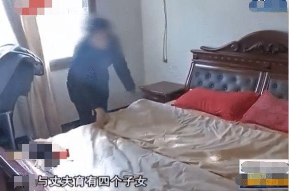 女子爱上房东，还生下一个孩子，房东女儿：我姐就比那女人小一岁