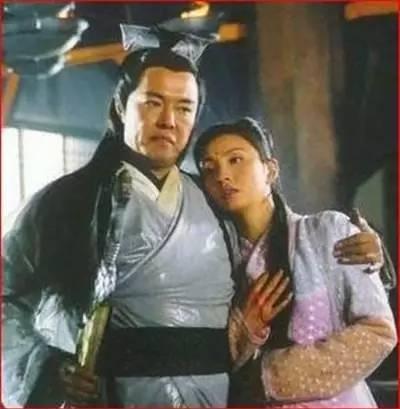 张铁林为什么叫口条张，当年舌吻陶虹，好恶心