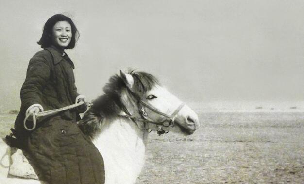 陈毅撮合副军长之妻嫁给副师长 , 后夫为副总理, 子是中将