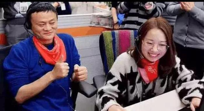淘宝买家对客服直呼：你给我叫马云过来，马云竟然真的接了电话。