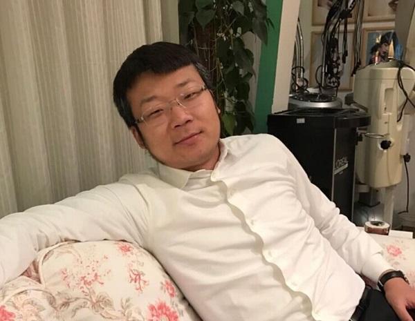斗鱼B总闪现直播，直播间口嗨五分钟后被封上演斗鱼最短命的复播