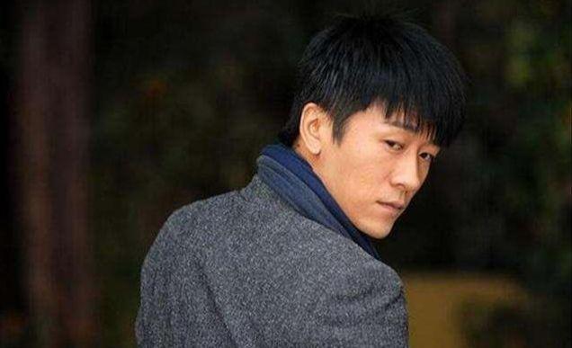 一家人都是导演，18年也没捧红，娶媳妇后改个名字却火了