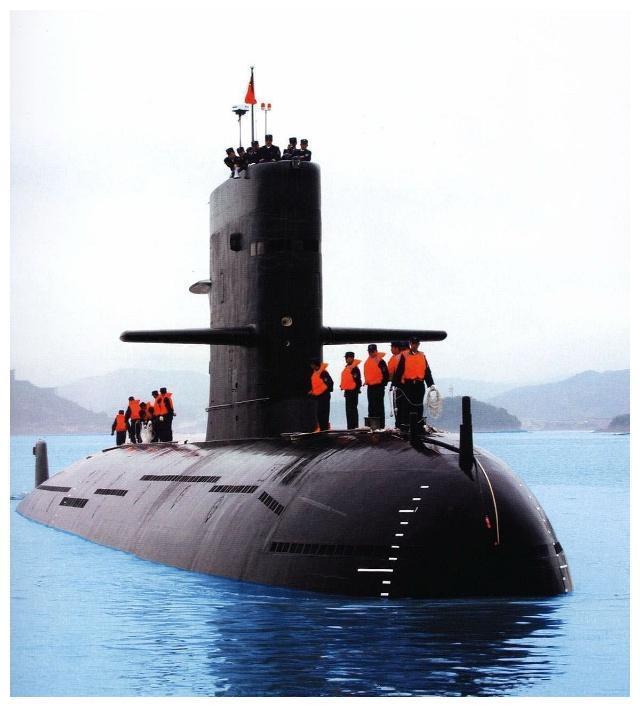 中国海军，传说中的“宋级”潜艇曝光，2200吨排水量，性能出众