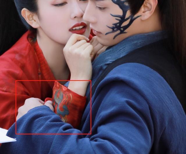 白鹿许凯为戏拥抱，他的这一反应，真实人品一目了然