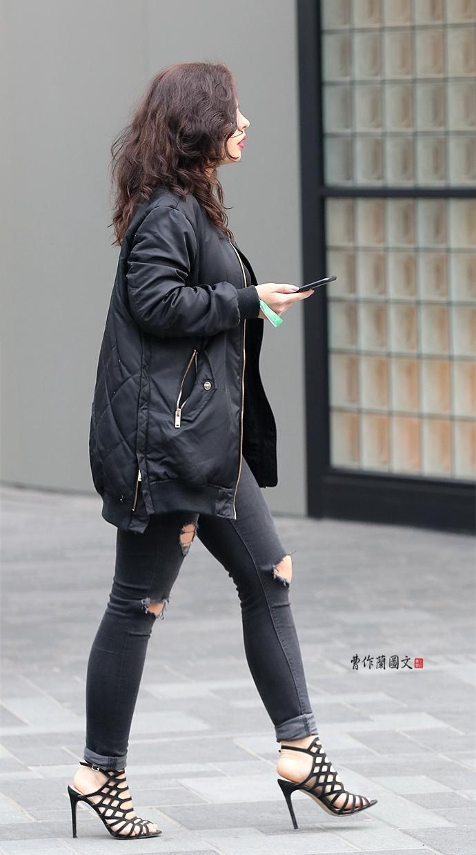 街拍：穿超细、超高高跟鞋的美女