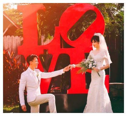 吴尊夫妻婚纱照出炉，俊男美女的组合，果然养眼