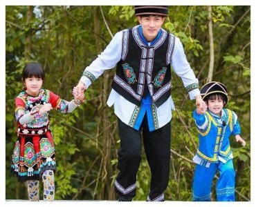​吴尊夫妻婚纱照出炉，俊男美女的组合，果然养眼