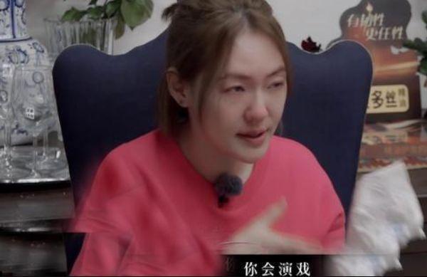 大S和小S同框亮相，22年后参加同学聚会，一眼就能认出来