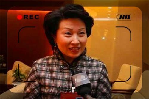 她出生于陕北土窑洞，嫁入豪门后却自主创业，如今成著名女企业家