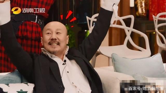 腾格尔“撞衫”杨幂遭网友调侃：这是买家秀和卖家秀！