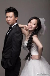 ​34岁王二妮顺产产子，晒儿子正面照报喜，二妮坦言：当妈真不容易