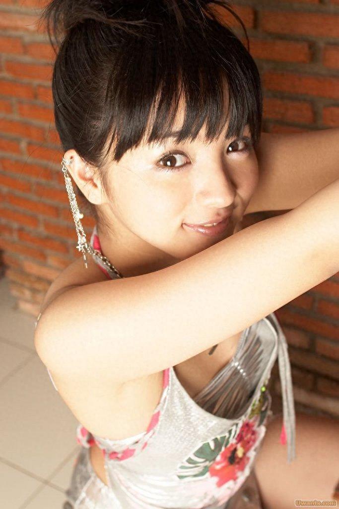 日本美女明星满岛光