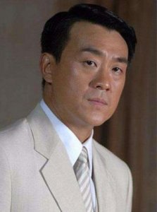 ​爱妻、疼子、维护家的何冰