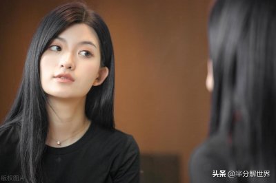 ​为什么镜子里看自己比照片好看？哪一个才接近于别人眼中的自己？