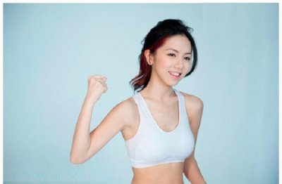 ​邓诗颖解约之后，风波不断，是老东家掺和还是另有原因？