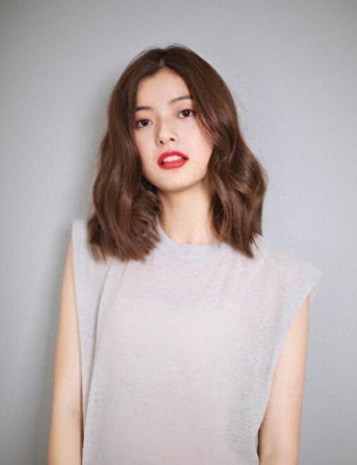 中国内地影视女演员乔璇笑容甜美 网友们想不想了解她的作品评论!