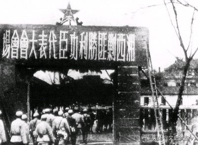 ​他是粟裕的老部下，原中顾委委员，曾主政湖南、河北，官至正部
