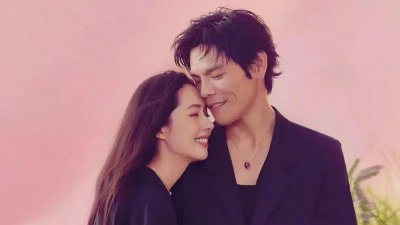 ​向佐郭碧婷疑似婚变？郭爸再次清空动态，否认被向太哄好