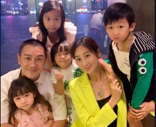陈浩民为儿子庆生，三个女儿颜值有差距