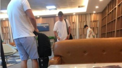 ​马伊琍承认已怀三胎，42岁马伊琍腹部隆起疑怀三胎