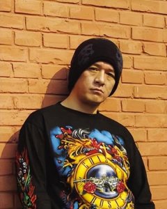 ​贾宏声父亲是谁（贾宏声因误入歧途前程尽毁跳楼身亡）