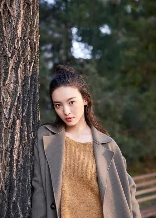邢雅晨长发照（影视圈那些女扮男装的演员）