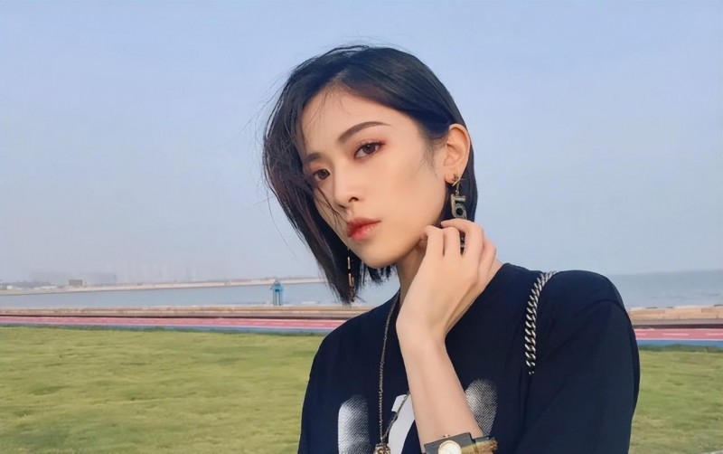 邢雅晨长发照（影视圈那些女扮男装的演员）