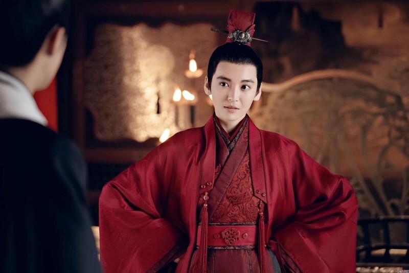 邢雅晨长发照（影视圈那些女扮男装的演员）
