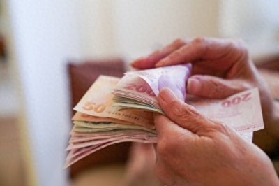 ​中年人过春节的开支有哪些，过春节的钱你预算好了吗