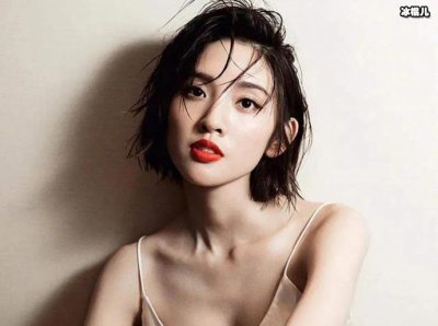​唐艺昕家世背景资料被扒，没想到居然是富二代？