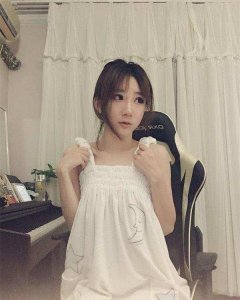 ​斗鱼mini露鲍鱼（郭mini回顾脱衣门事件）