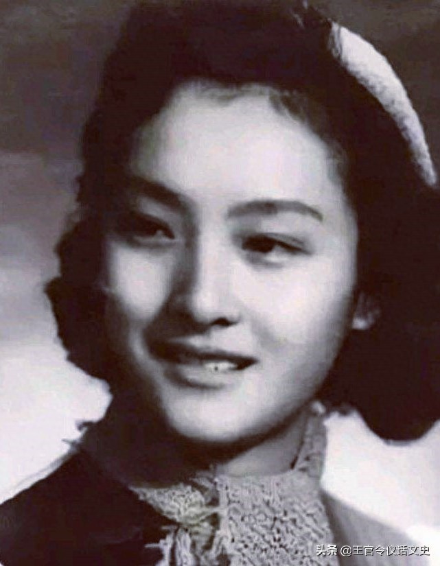 从卖唱女到阔太太，从单亲妈妈到董事长，董竹君的一生堪称传奇