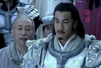 ​汉朝建立后，刘邦为什么同时实行郡县制和分封制？