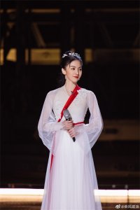 ​唐诗逸：除了是中国歌舞剧院首席，还是北大音乐剧硕士，也拍过戏