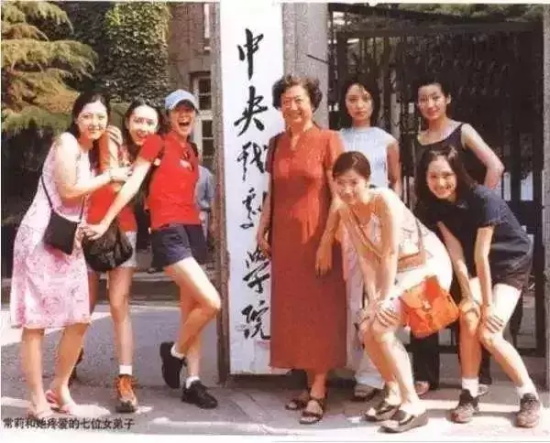 夏雨袁泉什么时候结的婚的（娱乐圈模范夫妻袁泉夏雨婚纱照）