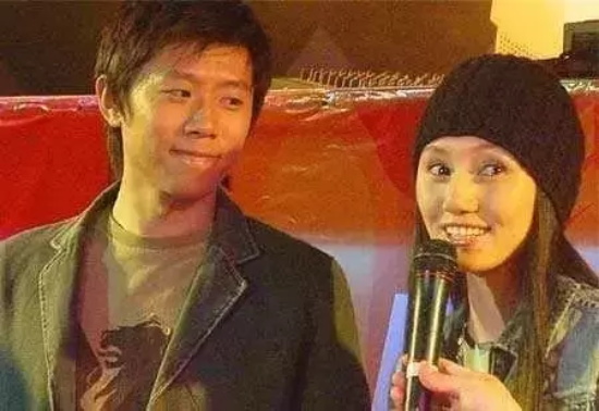 夏雨袁泉什么时候结的婚的（娱乐圈模范夫妻袁泉夏雨婚纱照）