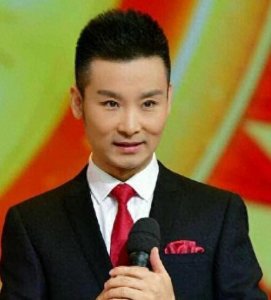 ​“瞒”了观众27年的刘和刚，与父亲还有这样不为人知的故事
