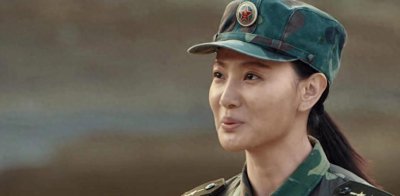 ​演员侯梦莎：因演“军花”走红，低调嫁同行老公，如今现状咋样？