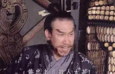 ​夏侯渊在《三国演义》中被黄忠杀死，死因大写的尴尬