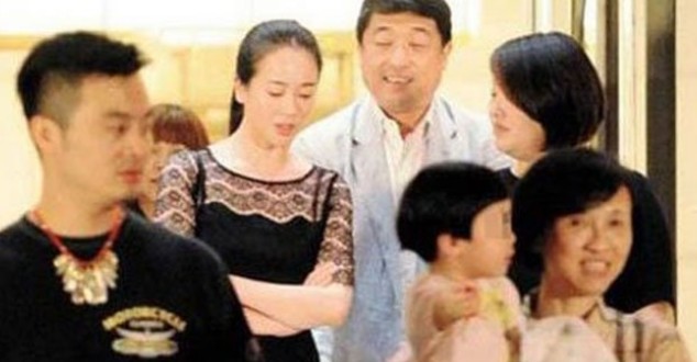 左小青老公高权健照片资料 男方大她二十岁有钱有背景