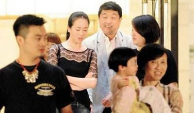 ​左小青老公高权健资料背景 两个人非常的低调
