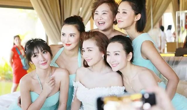 包贝尔伴娘事件怎么回事（柳岩当伴娘发生了什么）