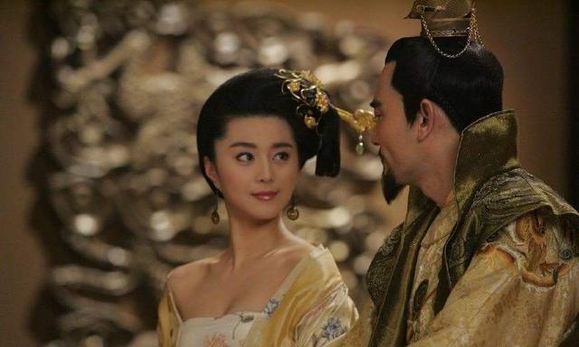 唐玄宗76岁时，儿子唐肃宗送给他100位美女