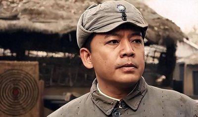 ​拒绝巩俐示爱，何政军娶她为妻，她就是何政军“藏”了31年的老婆
