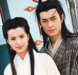 ​《绝代双骄》的“小辣椒”，嫁给外籍老公后，想复出却接不到戏