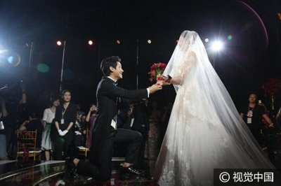 《我是歌手》王晰大婚与爱妻金宴竹热吻 金志文、吕薇、刘雨欣到场送祝福