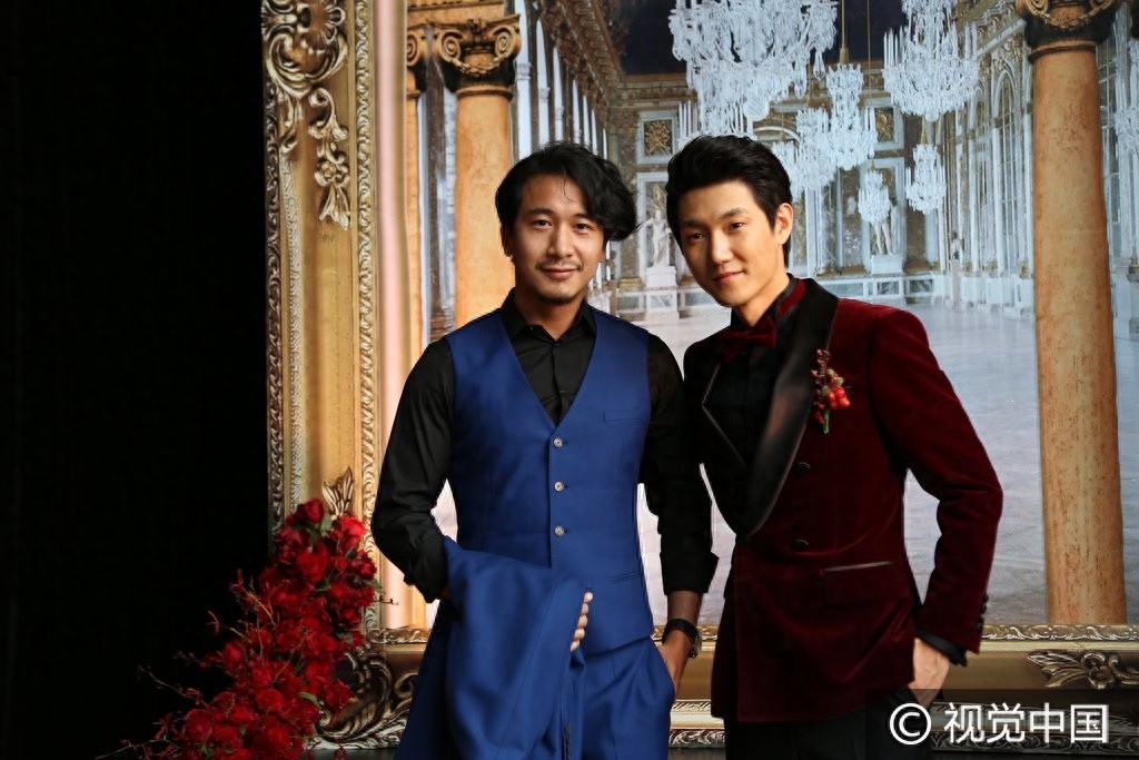 《我是歌手》王晰大婚与爱妻金宴竹热吻 金志文、吕薇、刘雨欣到场送祝福