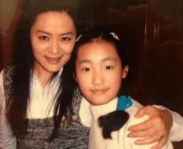 歌手金炜玲:击败过韦唯毛阿敏,却以保姆为生,她经历了什么?